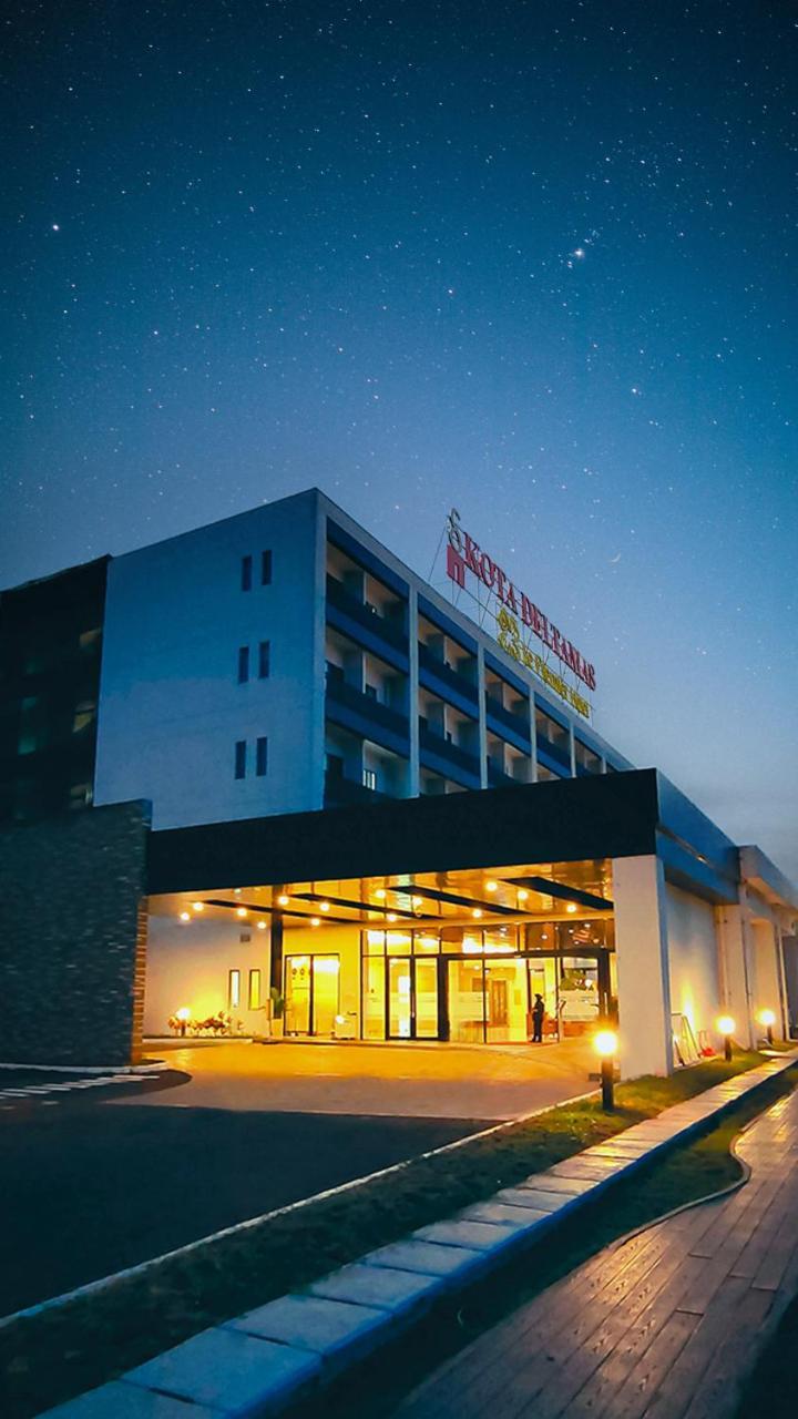 ホテル ル プリミエール コタ デルタマス チカラン エクステリア 写真